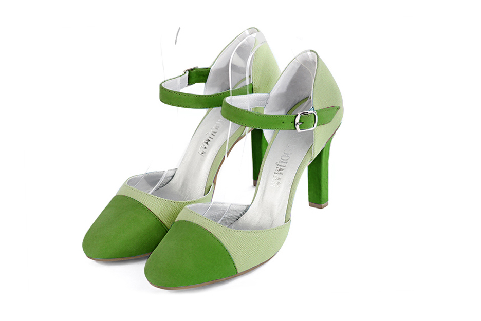 French elegance and refinement for these grass green dress open side shoes, with an instep strap, 
                available in many subtle leather and colour combinations. Its high vamp and fitted strap will give you good support.
To personalize or not, according to your inspiration and your needs.  
                Matching clutches for parties, ceremonies and weddings.   
                You can customize these shoes to perfectly match your tastes or needs, and have a unique model.  
                Choice of leathers, colours, knots and heels. 
                Wide range of materials and shades carefully chosen.  
                Rich collection of flat, low, mid and high heels.  
                Small and large shoe sizes - Florence KOOIJMAN